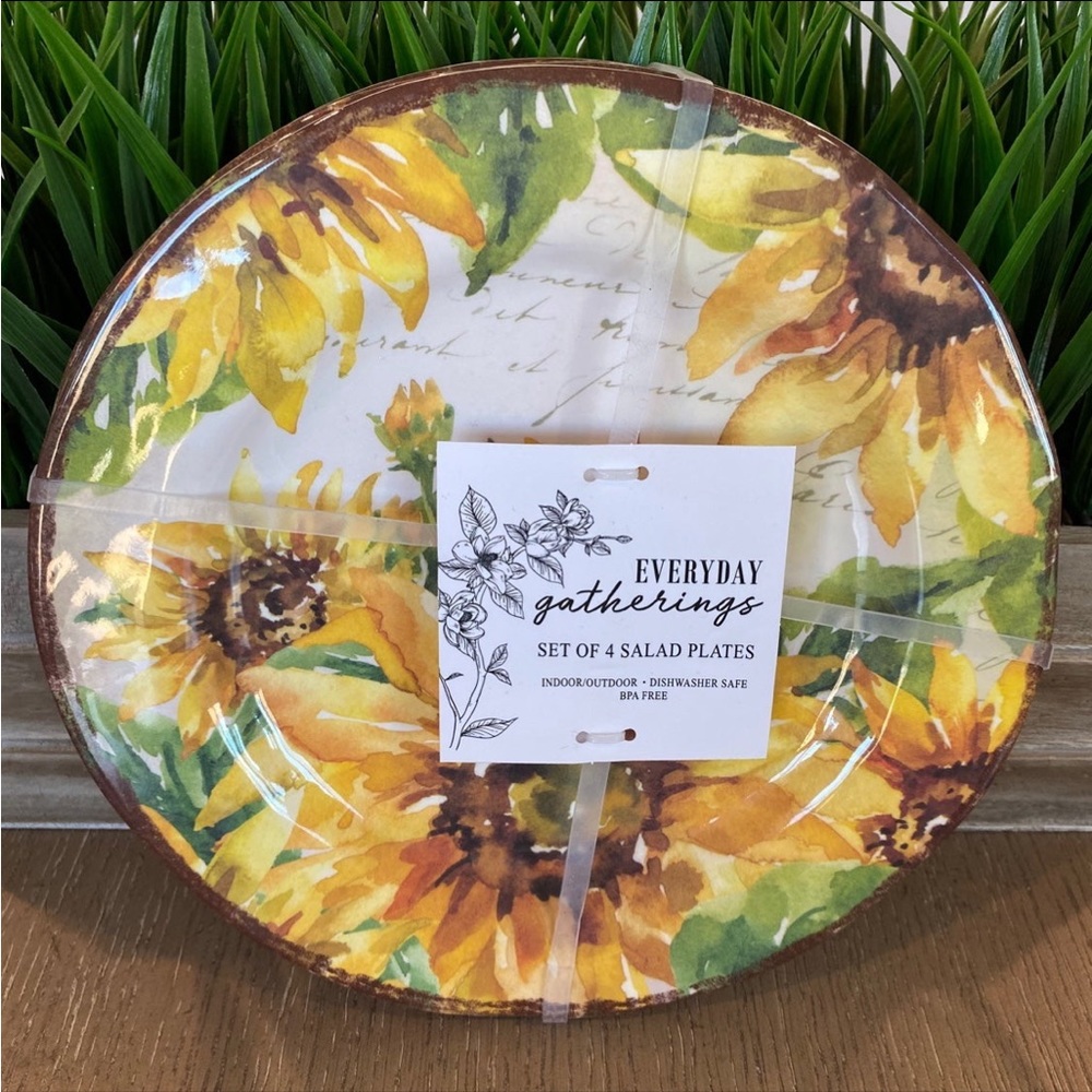 Set of 4 Melamine Sunflower Salad Plates 🌻